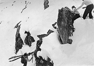 Guide skieur au travail en 1940 Guide skieur au travail en 1940