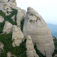 L'Aiguille du Pla dels Ocells au 1er plan, devant la Panxa dels Bisbe
