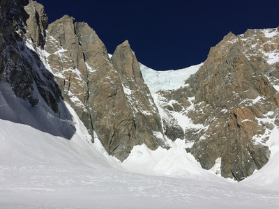 Le cirque Maudit vers 3600m Le cirque Maudit vers 3600m