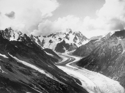 Chkhara E, glacier Dykh-Su, par Vittorio Sella 1890 Chkhara E, glacier Dykh-Su, par Vittorio Sella 1890