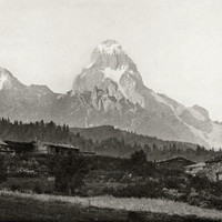 Ushba par Vittorio Sella 1889