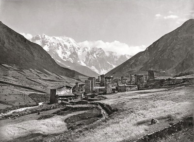Chkhara vu d'Ushkul par Vittorio Sella Chkhara vu d'Ushkul par Vittorio Sella