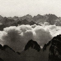 Dykhtau - Koshtantau - Shkara vus de Ushba par W.F. Donkin