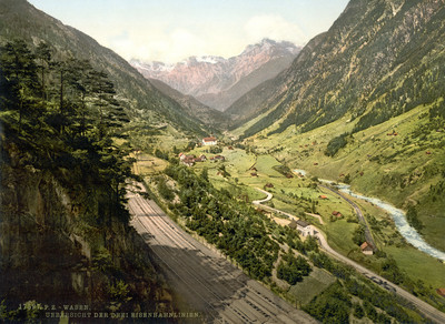 Chli Windgallen vu de la vallée de la Reuss à Wassen en 1900 par Photoglob N°0000017597 Chli Windgallen vu de la vallée de la Reuss à Wassen en 1900 par Photoglob N°0000017597