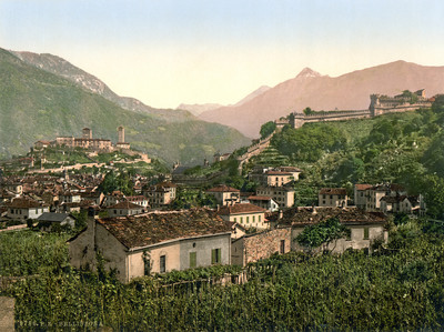 Piz de Molinera et Pizzo di Claro vus de Bellinzona en 1900 par Photoglob N°0000009786 Piz de Molinera et Pizzo di Claro vus de Bellinzona en 1900 par Photoglob N°0000009786