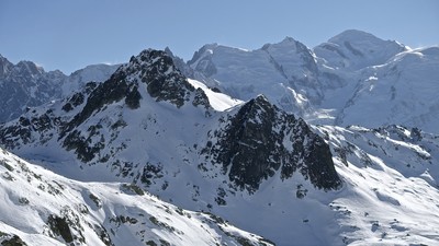 L'aiguille de Charlanon L'aiguille de Charlanon