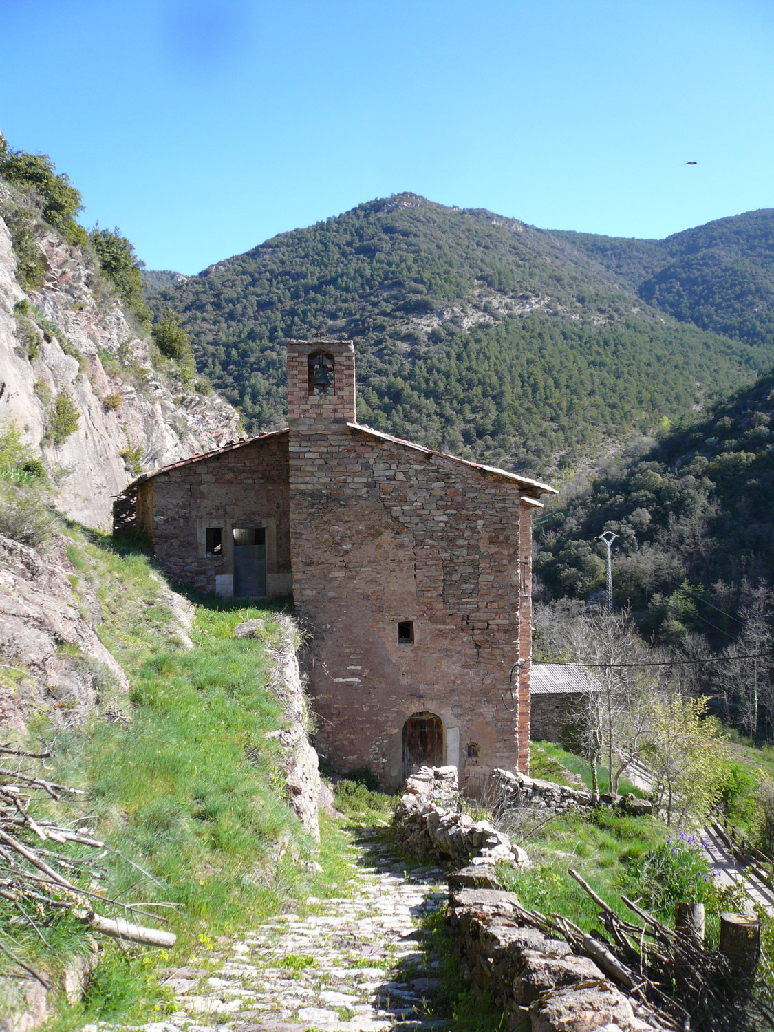 Village de Sellui, l'église rebâtie