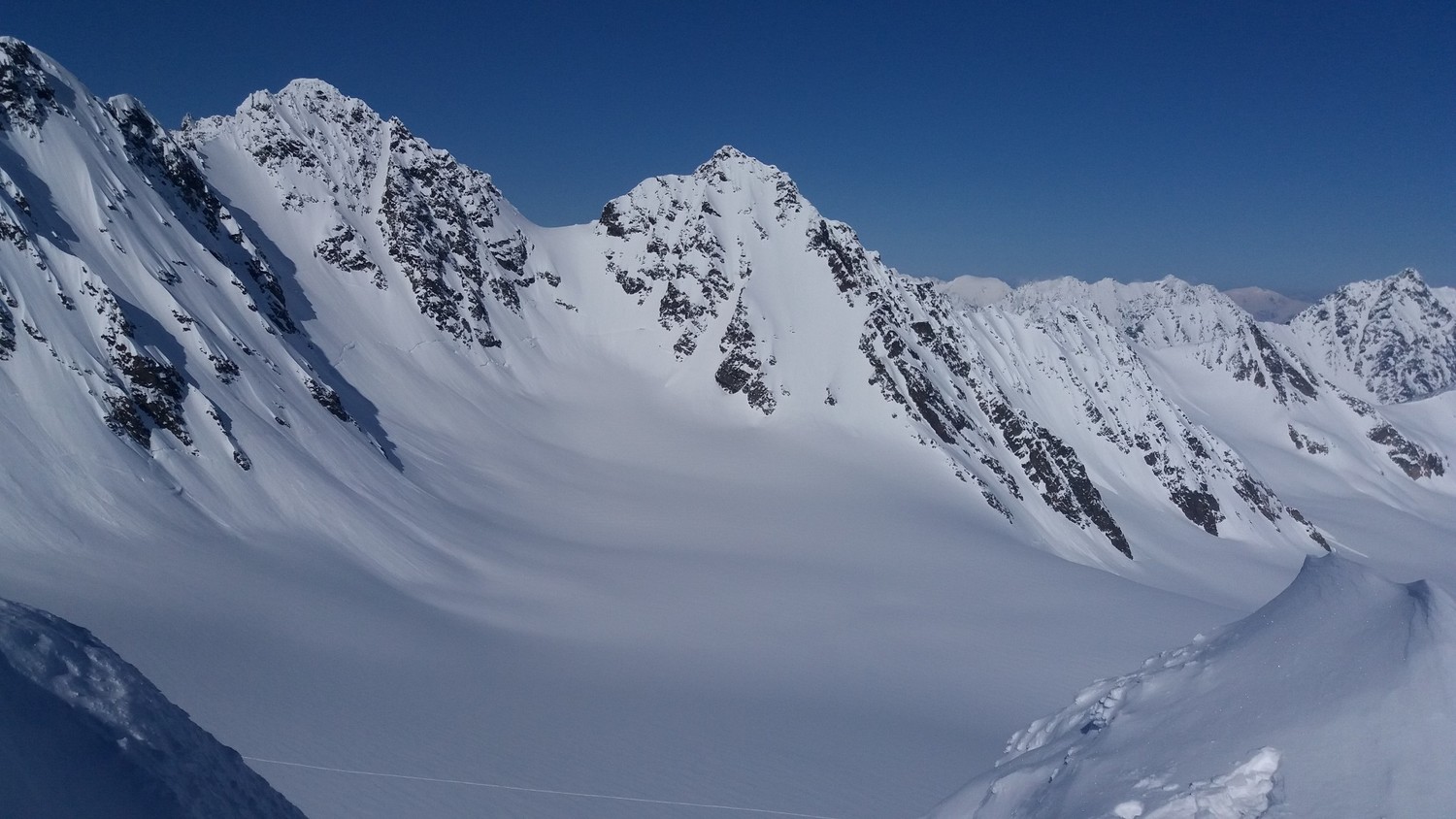 Lenangstinden et Strupbreen