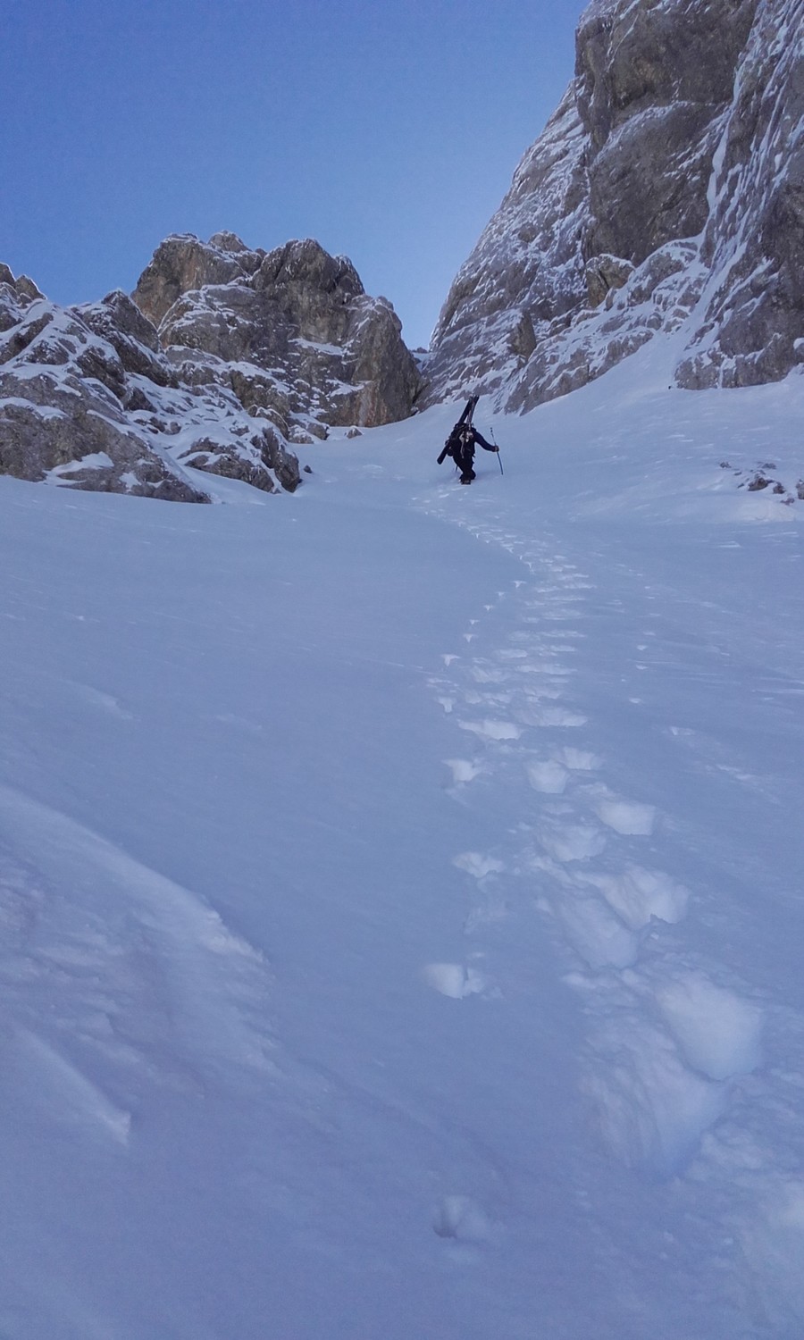 dans le couloir de droite