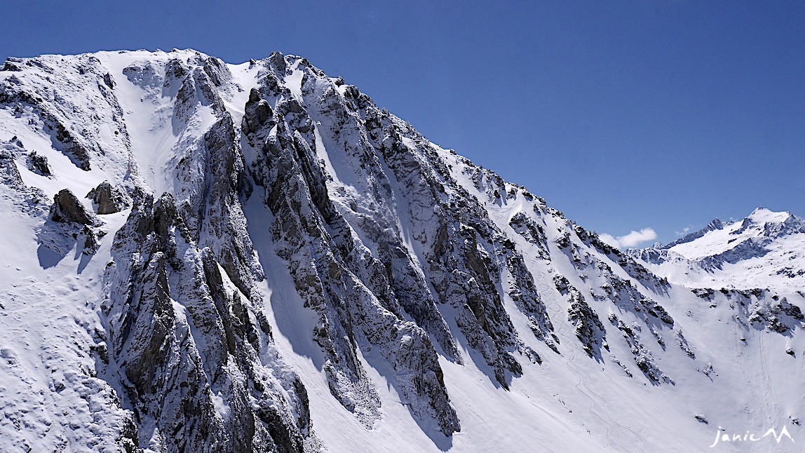 Pic de Caoubère le couloir à droite
