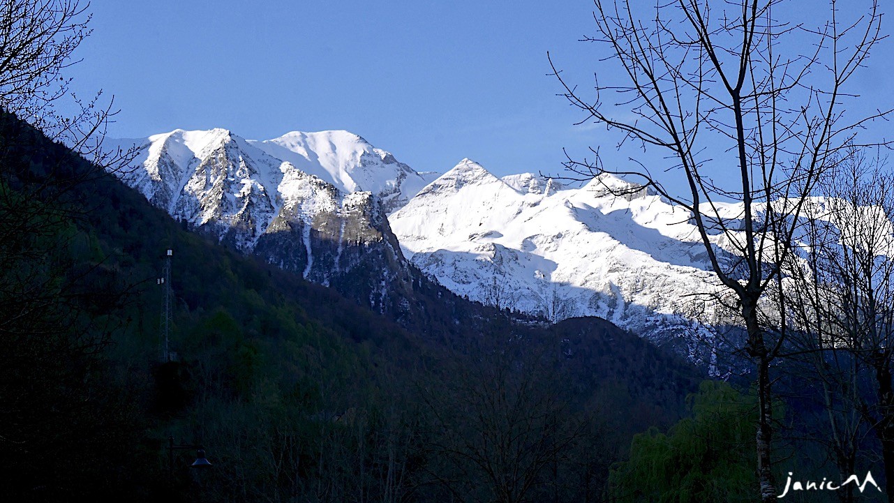 Le Moun Né sa face N & la pyramide sans nom