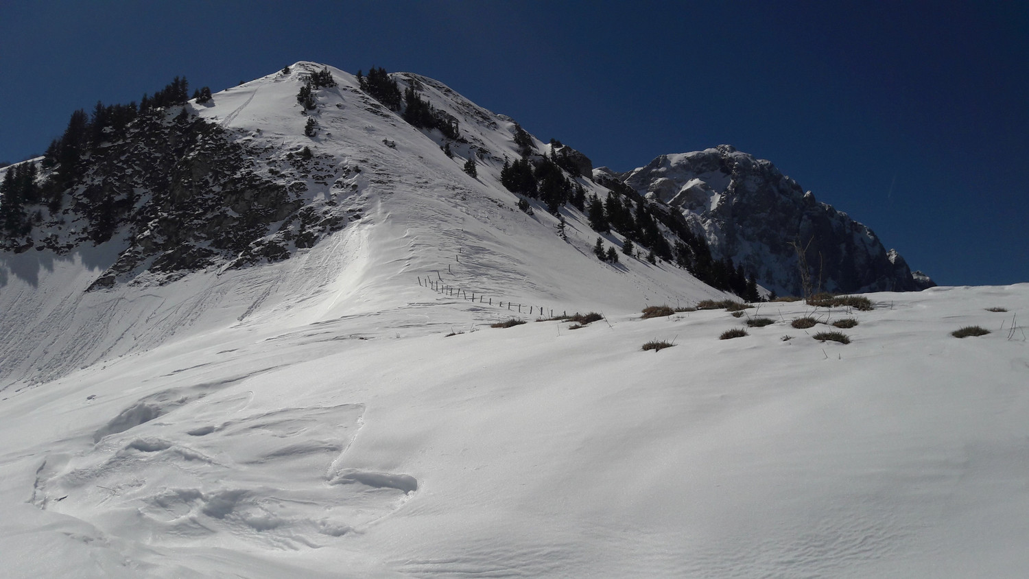 Montée au Roc de Riandaz et dent d'Oche depuis Neuvaz