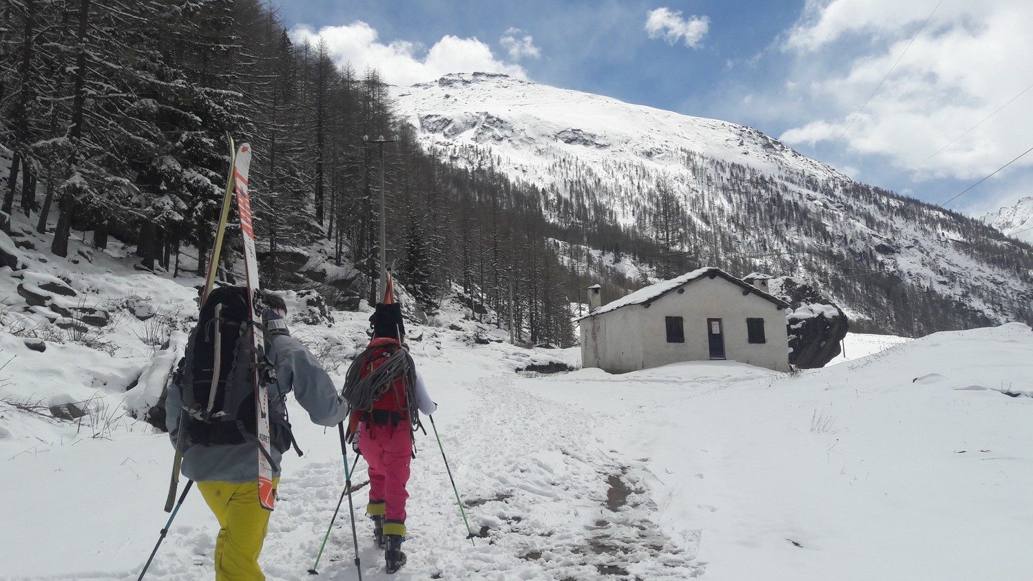 Départ, 100m d+ de portage avant de chausser !