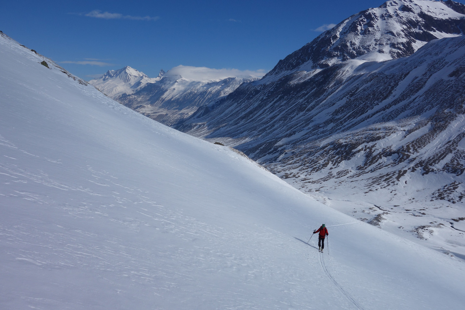 Et déjà une belle neige dès le bas des pentes de Chamoissière