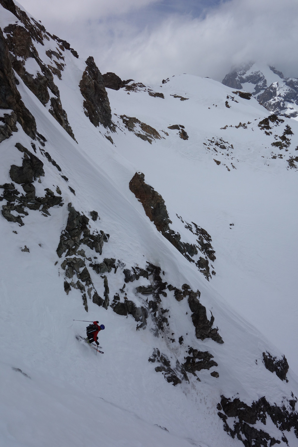 Puis le couloir devient à nouveau étroit sur le bas...