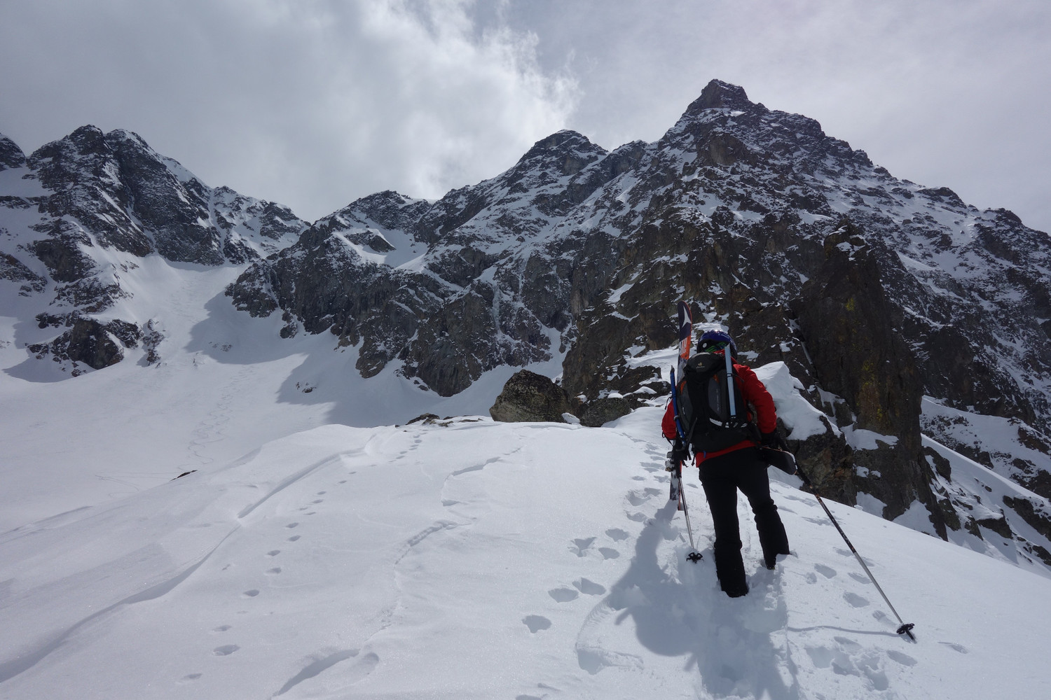 Petite remontée pour trouver le départ du couloir repéré le matin.