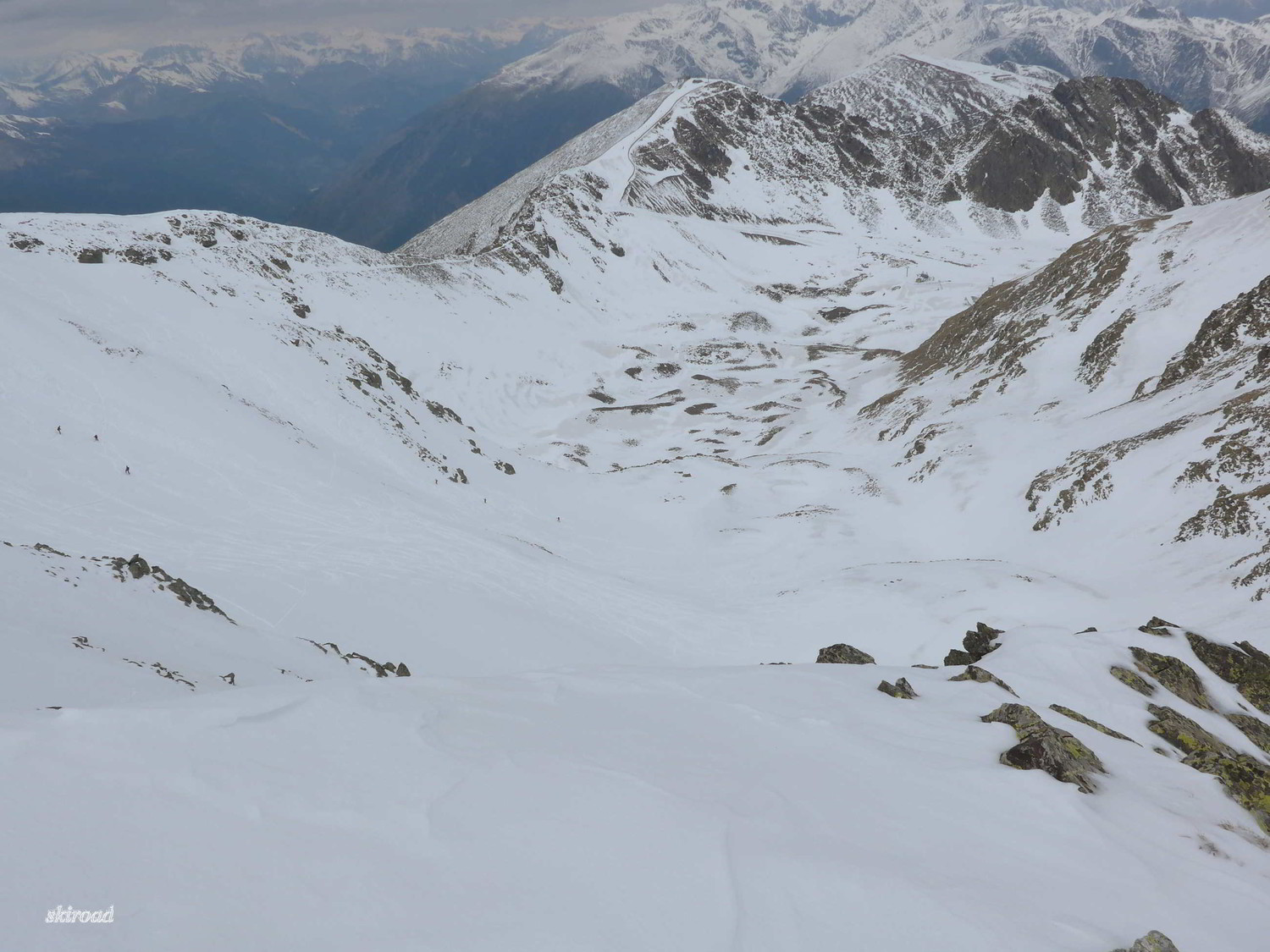 Du haut du couloir plein E, neige béton.