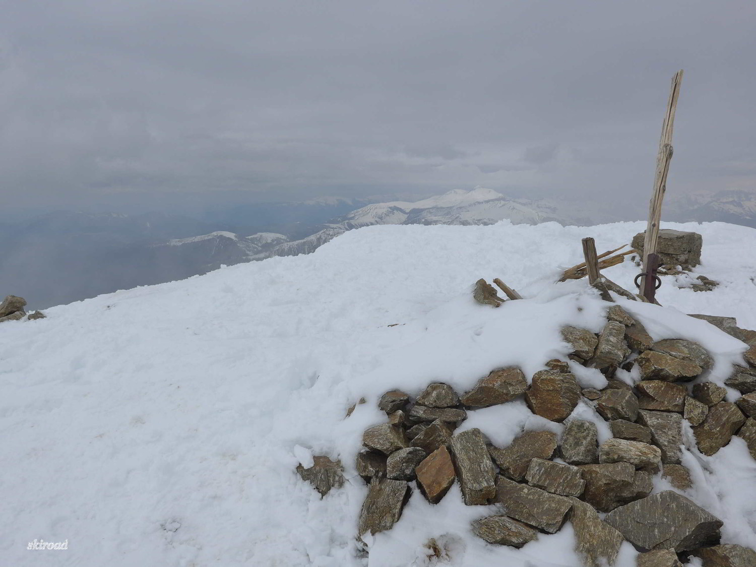 Mounier, la brume remonte de la Tinée, il faut partir..