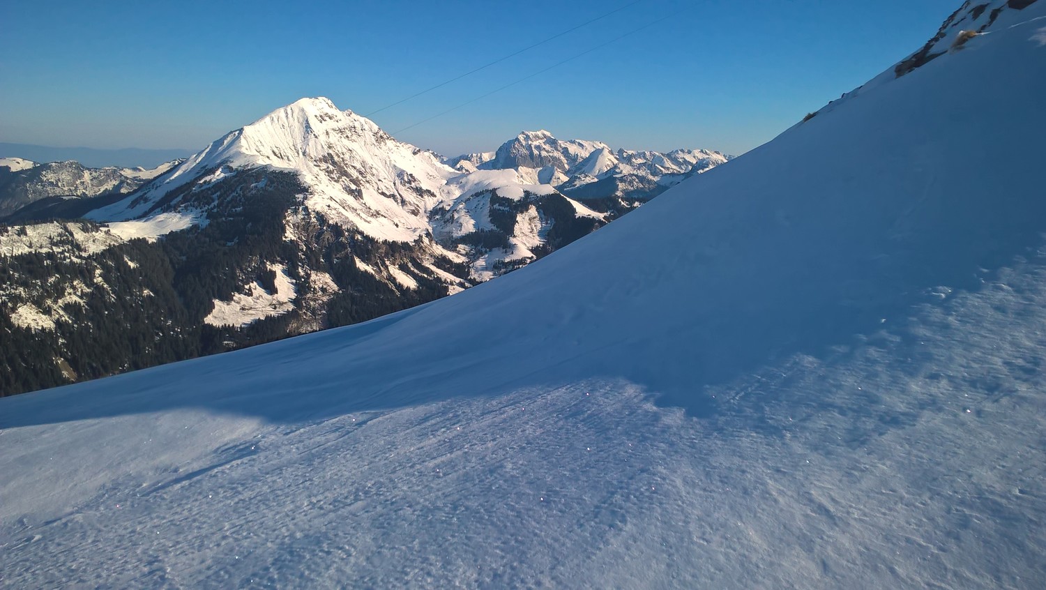 Mont de Grange et Cornettes depuis col sous Bécor