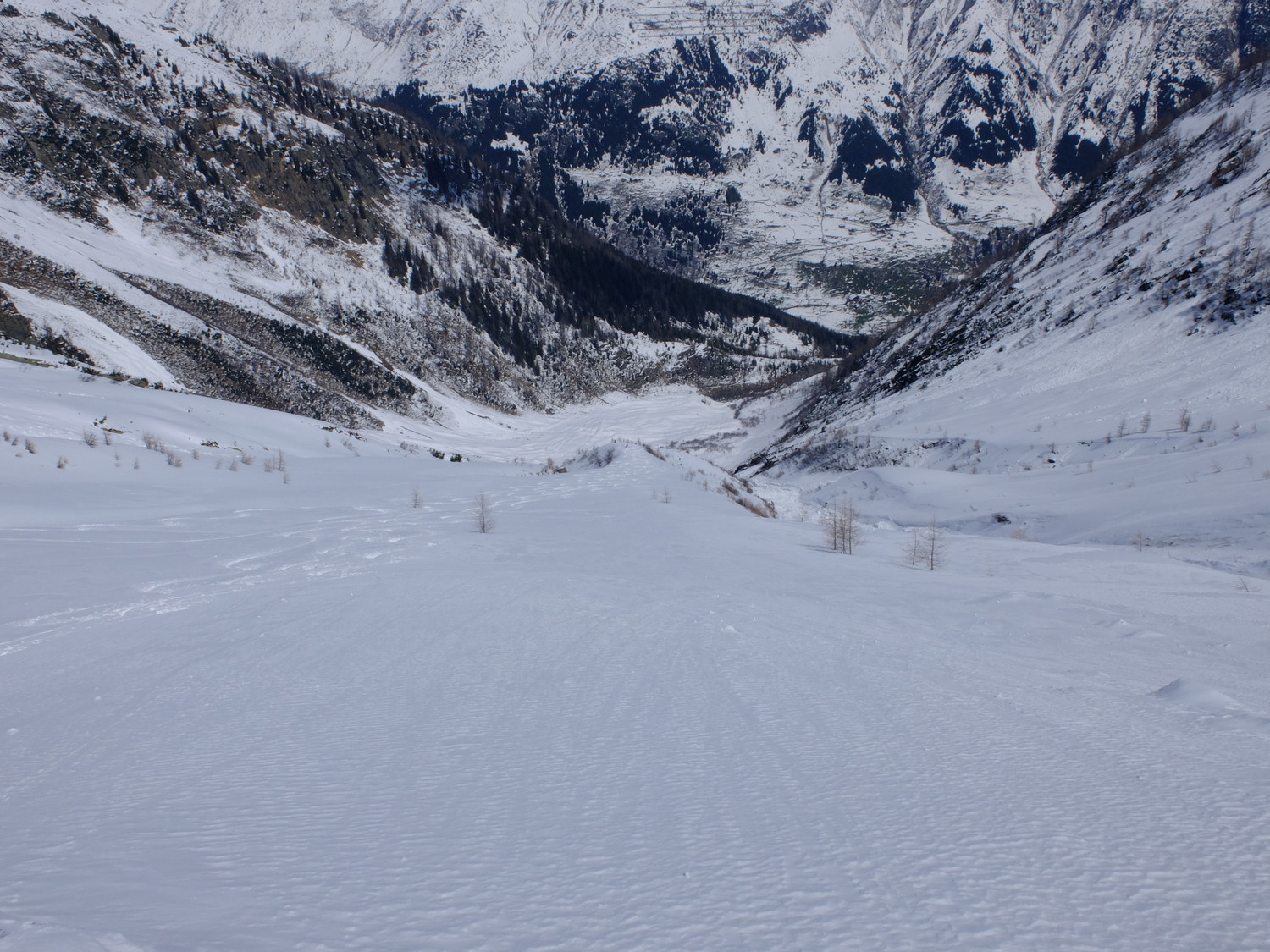 Lo splendido pendio di discesa a valle di Brunni. Itinerario comune per Rorspitzli e Fleckistock.