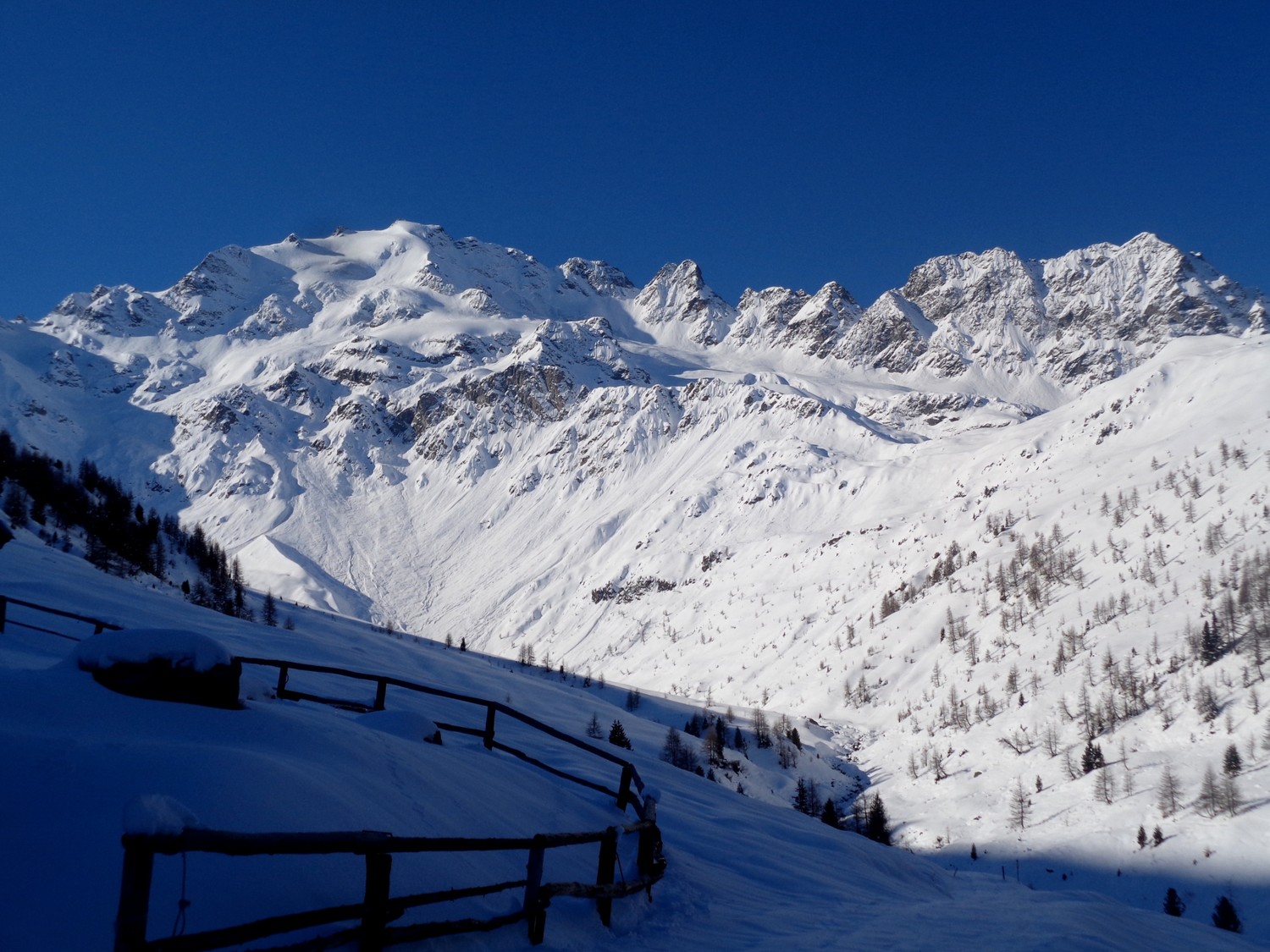 All'Alpe Borron, la Piazzi si mostra in tutto il suo splendore