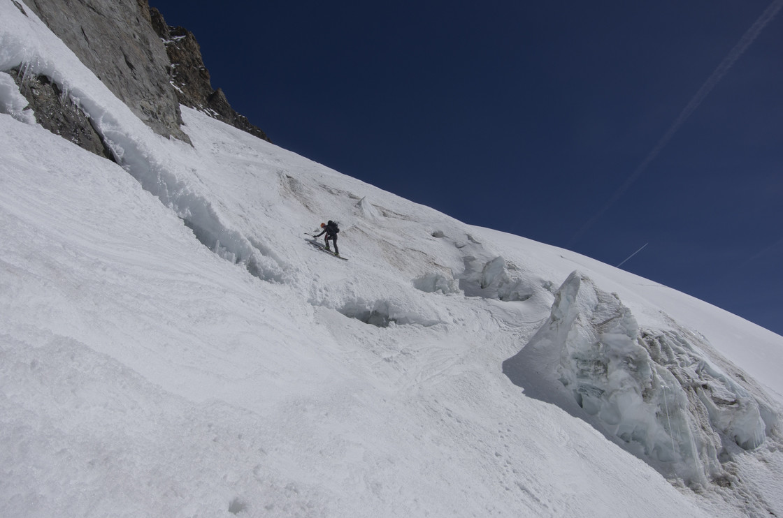 Passage de la rimaye, dérapage vertical avant un dérapage latéral à reculons de Flo...