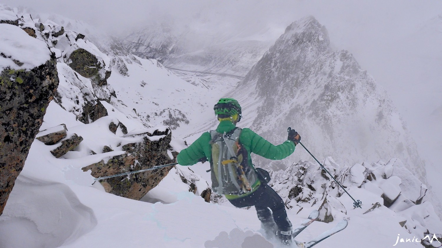 Avatar descend le couloir