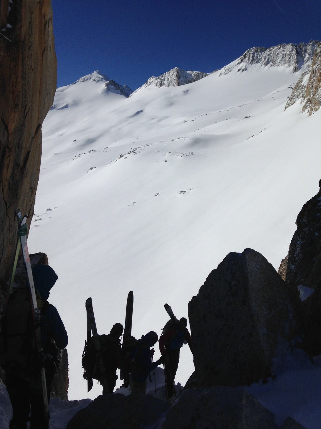 le portillon superieur , le glacier et l'aneto