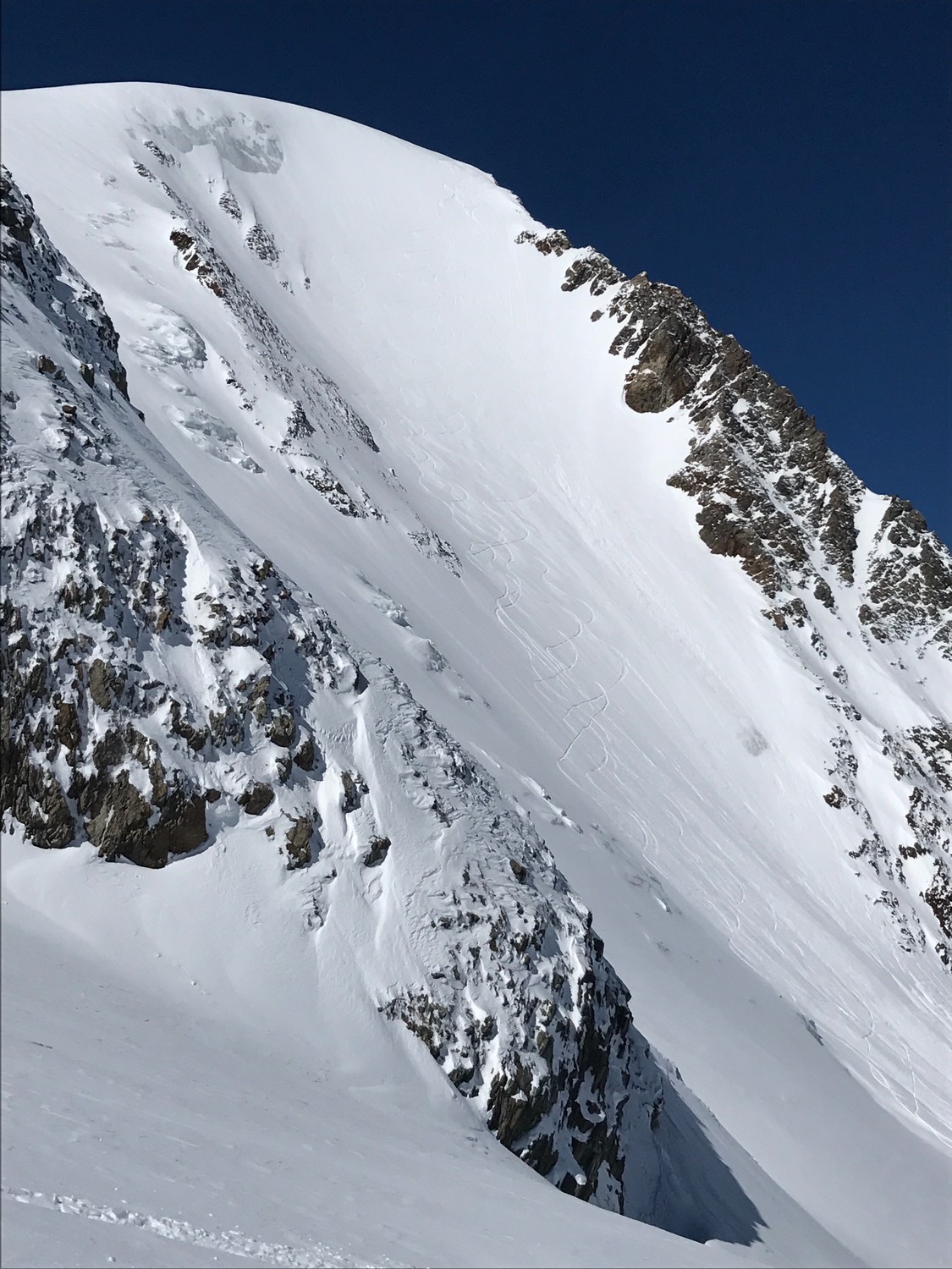 Couloir tracé devant nos yeux