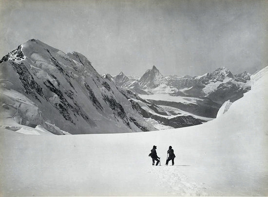 Lyskamm, Cervino, Dent Blanche vus du col Sesia, par Vittorio Sella