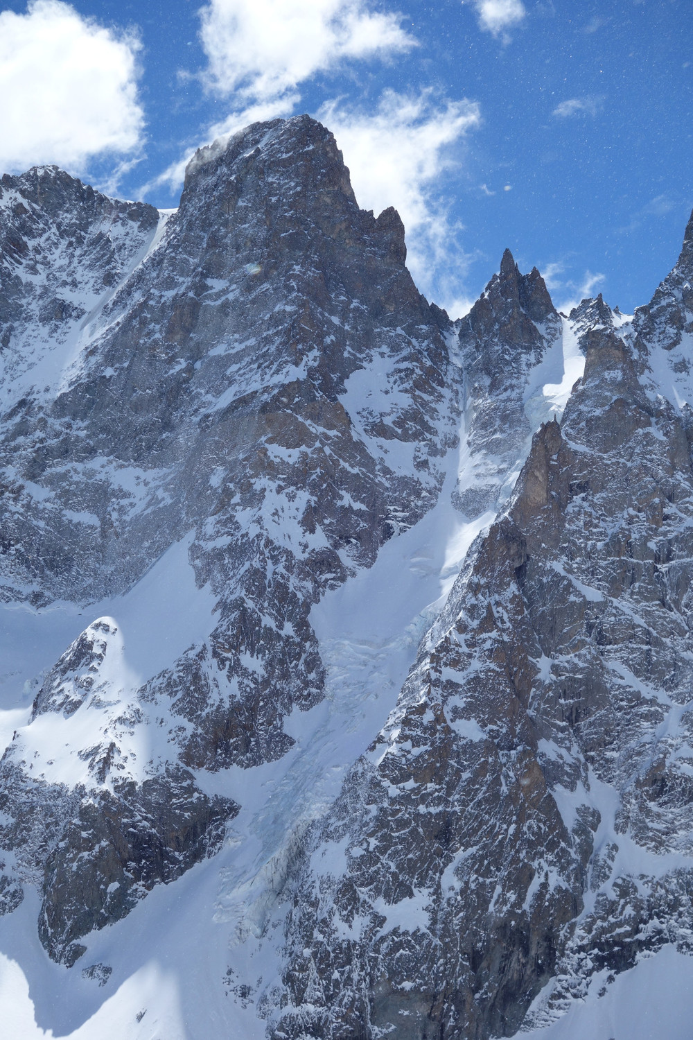 Du sommet, col E du pelvoux et pente centrale en glace...