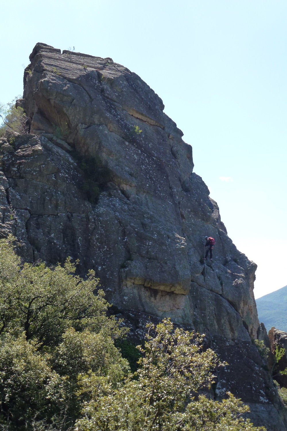 L1 et L2 de la Petite Suisse (2 cordées sont dans la voie), photo prise lors de la descente
