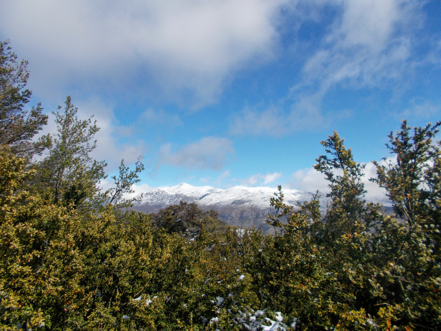 Les crêtes du Verdon étaient recouverte de neige, et on cuisait sur la paroi :-)