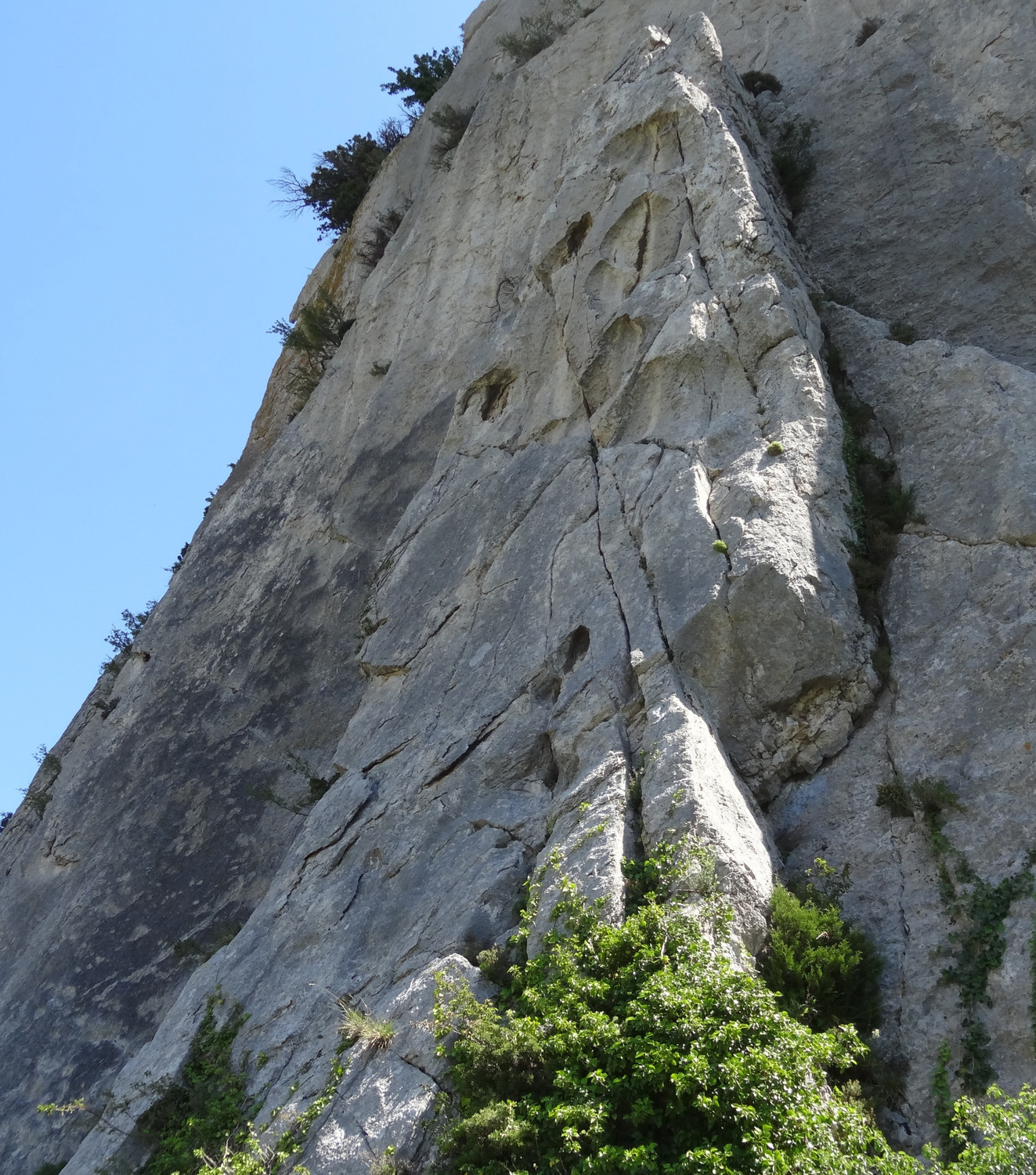 Chaîne de Gigondas - Schtroumpf : première longueur.