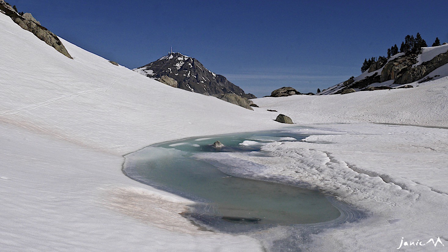 Le lac du Pourteilh se prend à rêver d'été