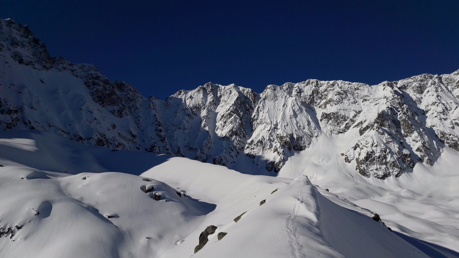 Sur la moraine rive droite du glacier d'Arsine