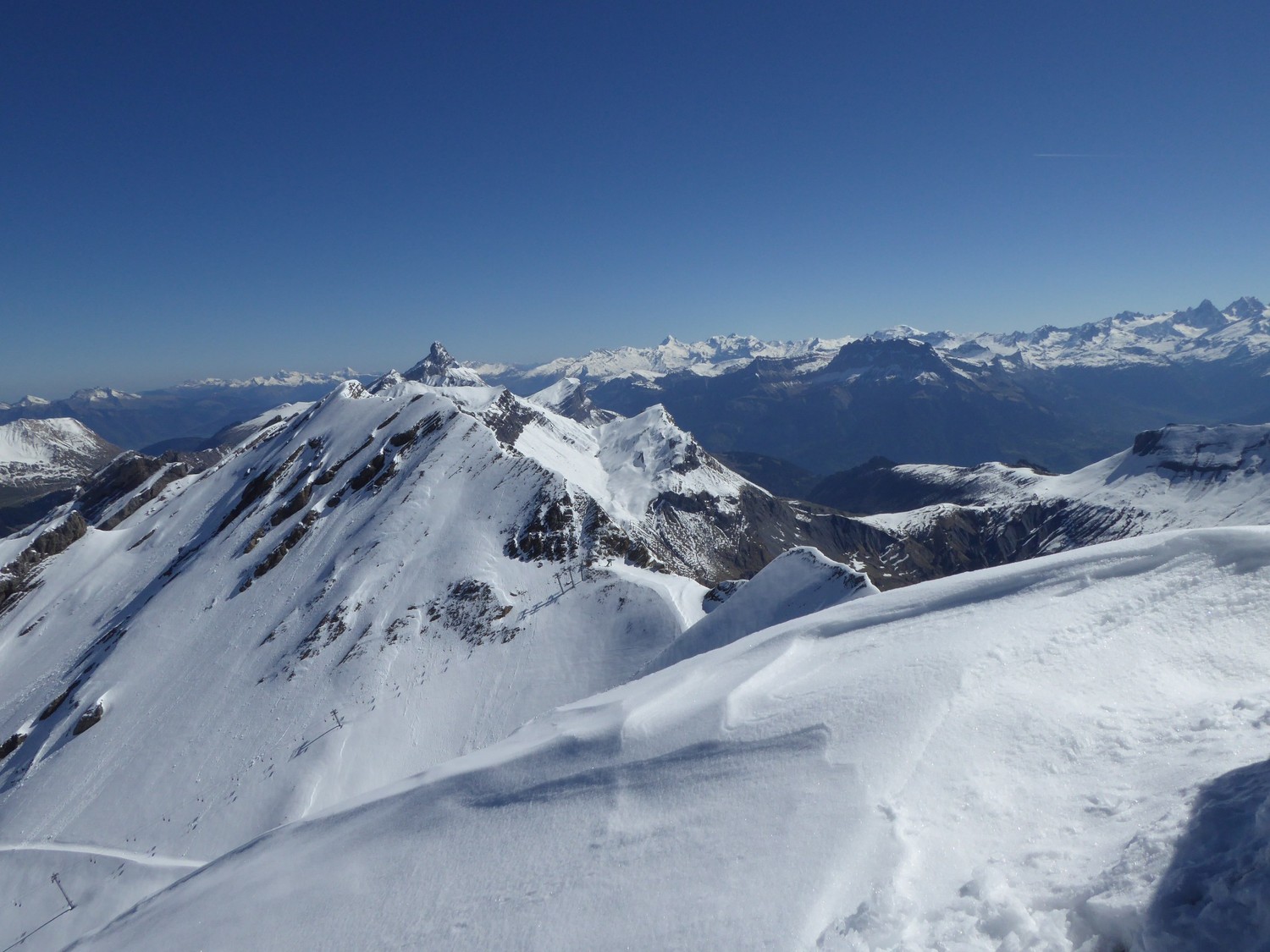 la remontée mécanique qui mène au col de la Balme (2481m) sous la Roualle - depuis gde Balmaz
