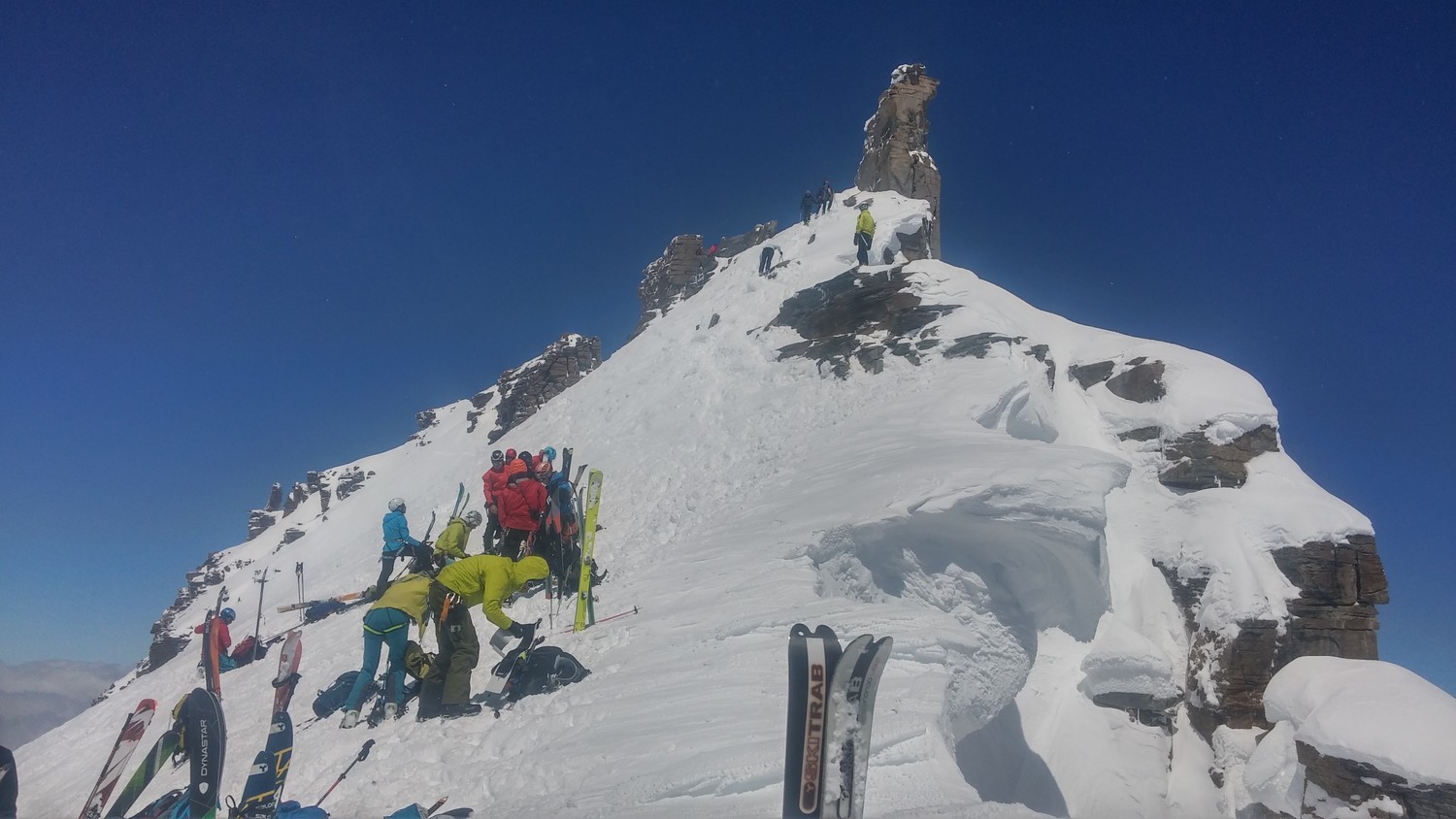 La dernière longueur en mixte pour rejoindre la Vierge