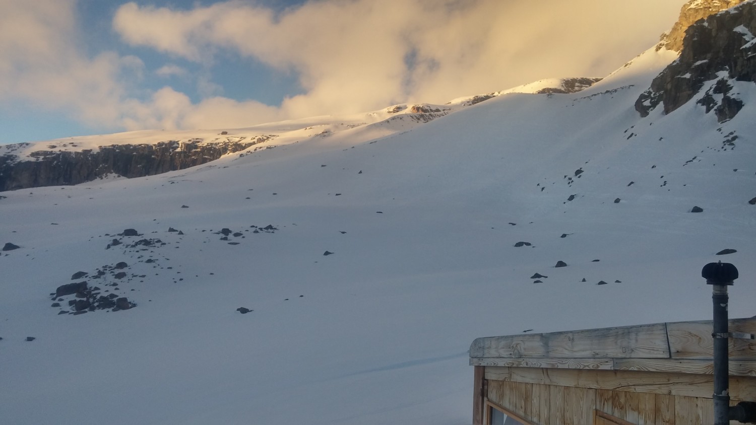 Le 1er mur, au départ, juste derrière le refuge, avant d'entrer dans le vallon