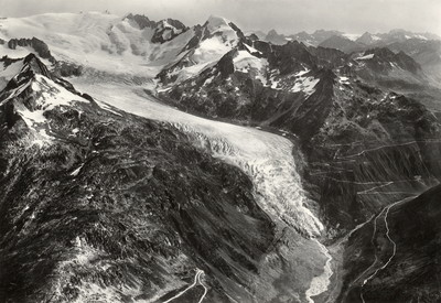 Glacier du Rhône en 1930 par Walter Mittelholzer Glacier du Rhône en 1930 par Walter Mittelholzer