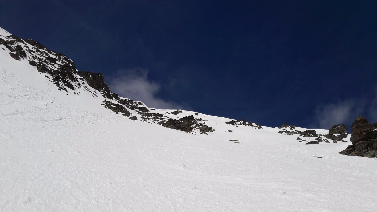 Le tiers supérieur de la face E de la Pointe du Réou d'Arsine