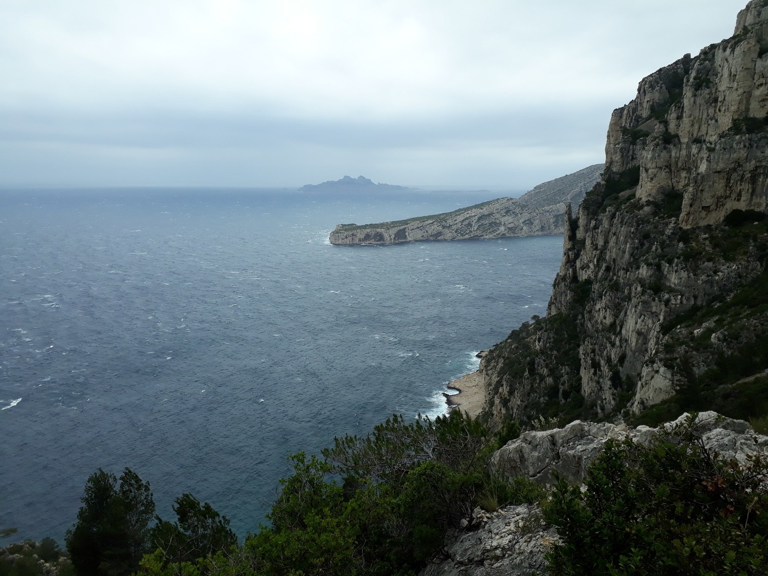 Le Cap Morgiou dans la tempête