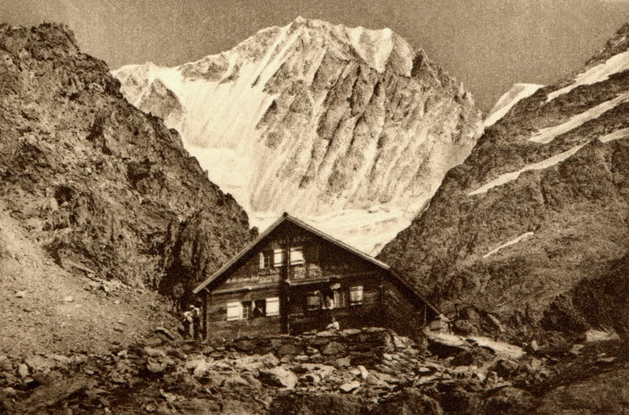 Bietschhorn et cabane du Bietschhorn par Gyger