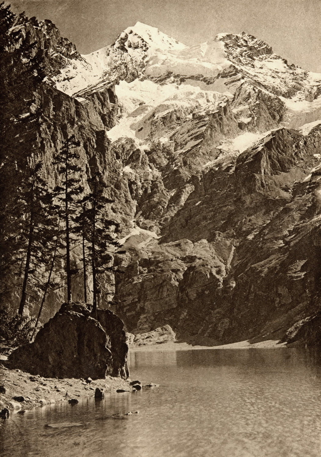 Lac d'Öschienen, Blümlisalp par Gyger