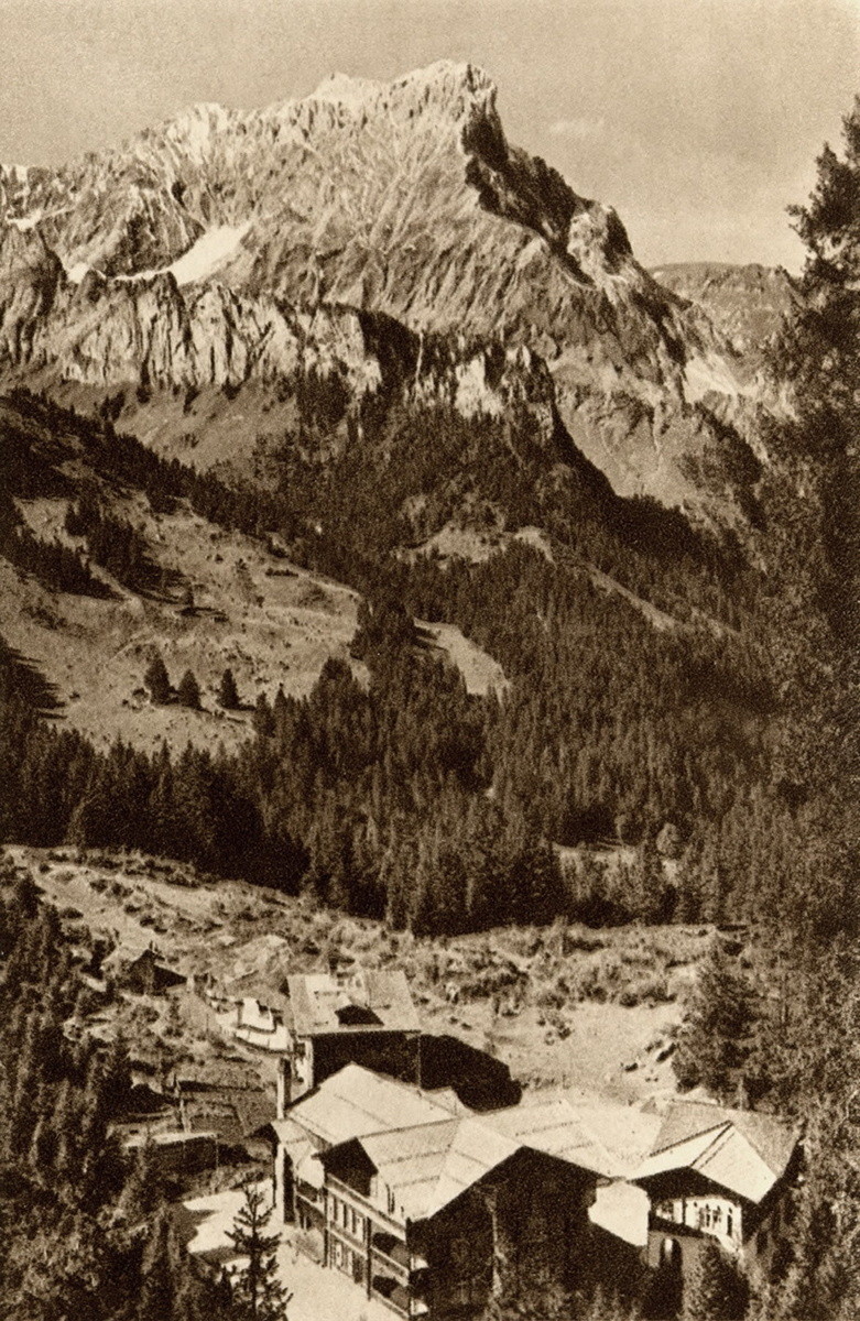 Ärmighorn et hotel Griesalp par Klopfenstein