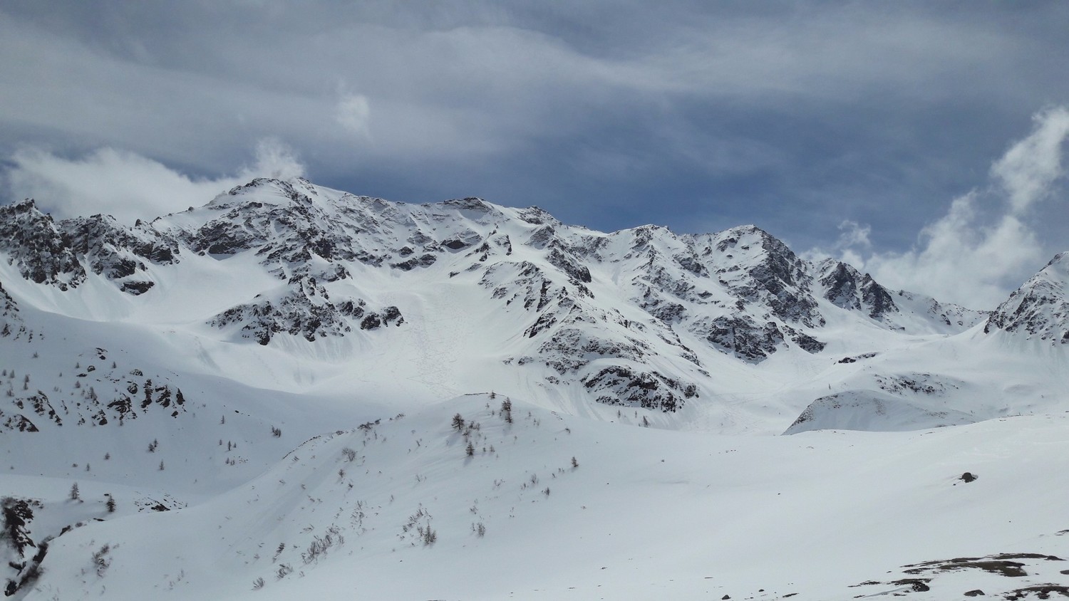 Vue d'ensemble des pentes du Combeynot