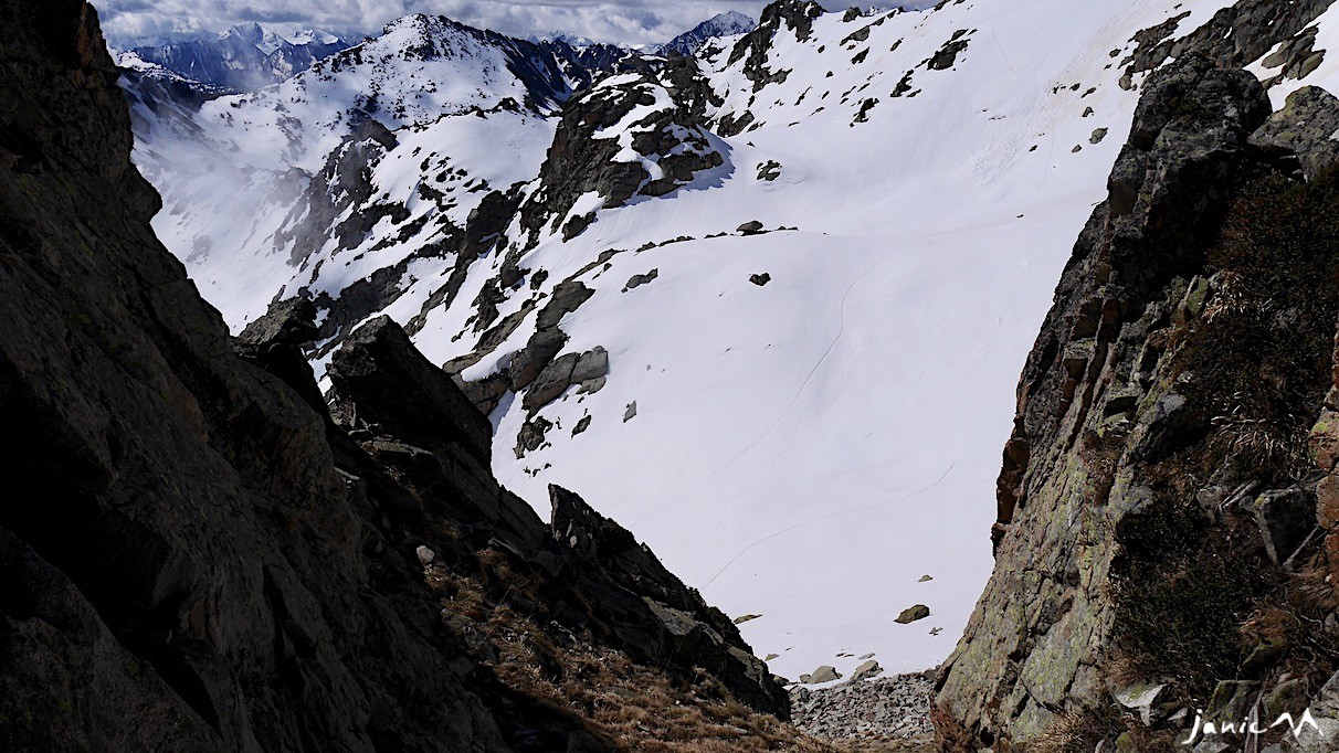 De la brèche versant S