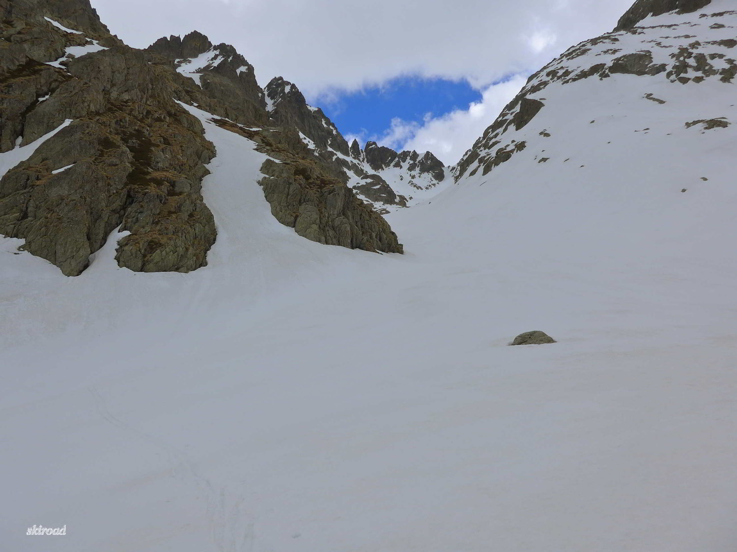 Baisse du Lac Autier tout au fond.
