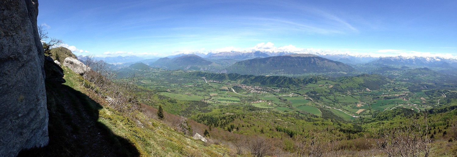 Panoramique depuis le pied de la paroi sur le Trièves et la vallée grenobloise