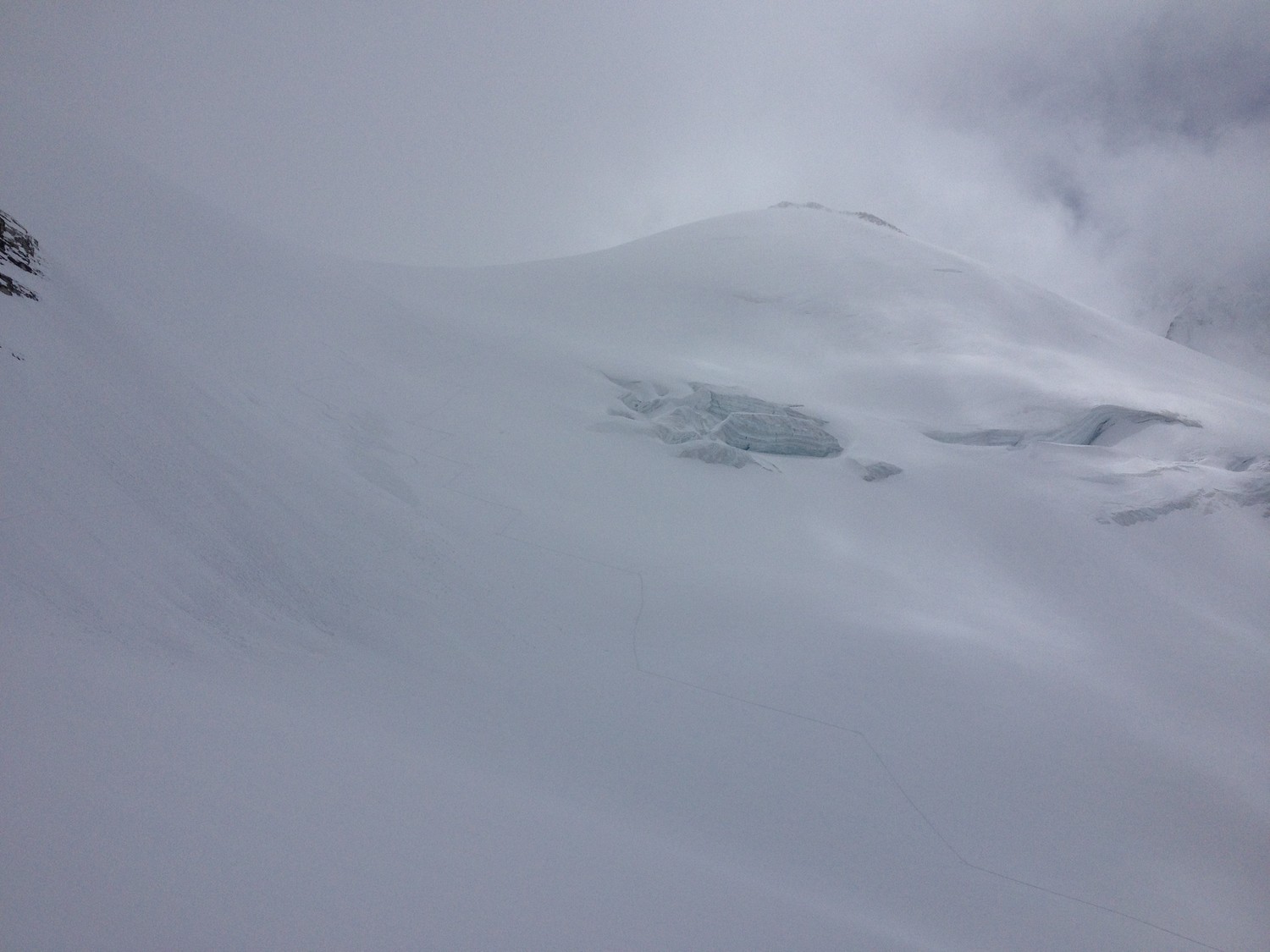 Sérac sous le col 3649m et traces